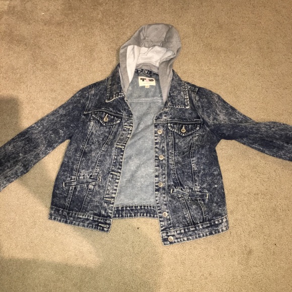 Jean jacket - Picture 1 of 2